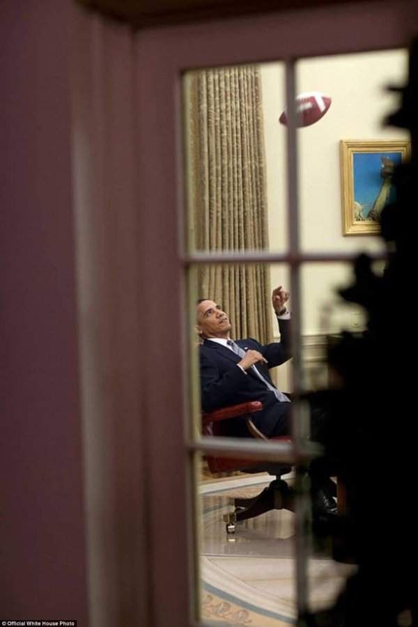 Фотограф Белого Дома показал свои любимые фото Обамы — на прощание