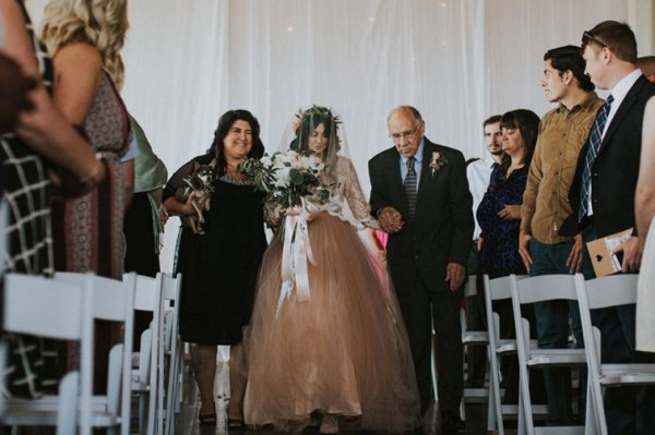 Парализованная невеста въехала в церковь, а дальше началось волшебство!