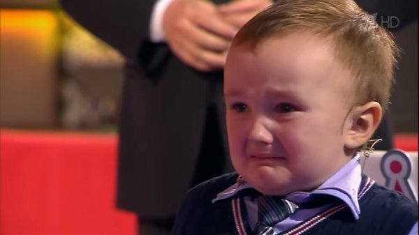 3-летний малыш расплакался, когда проиграл партию в шахматы. Но взгляните, КТО был его соперником!