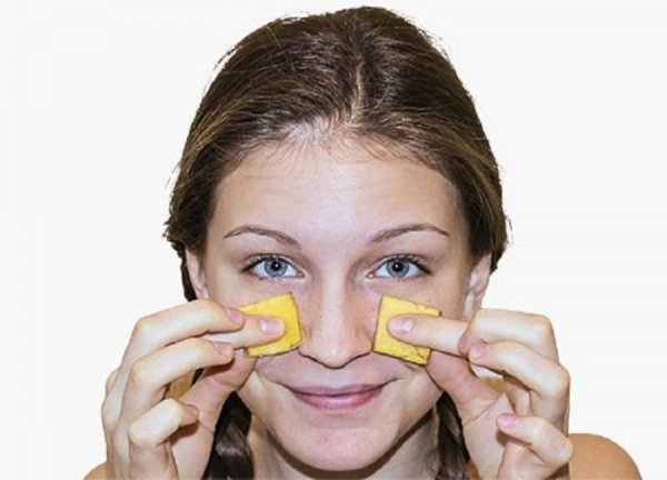 Эта женщина натирает лицо банановой кожурой лицо каждый день. Узнав зачем, я отправилась в магазин… 