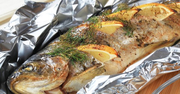Фаршированная рыба по-еврейски! При помощи хитрого трюка блюдо получится превосходным.