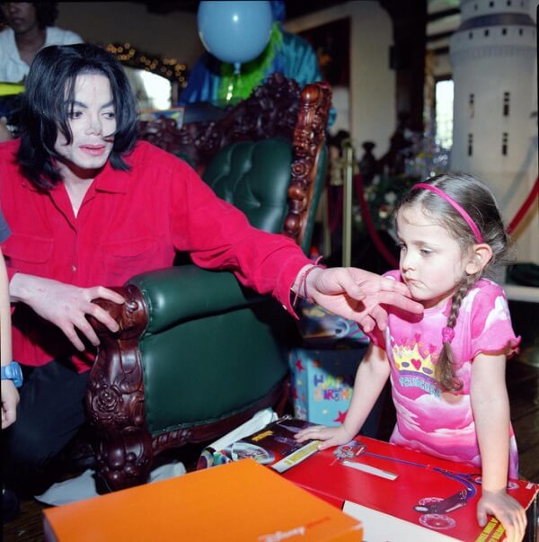 Вот как сейчас выглядит единственная дочь Майкла Джексона