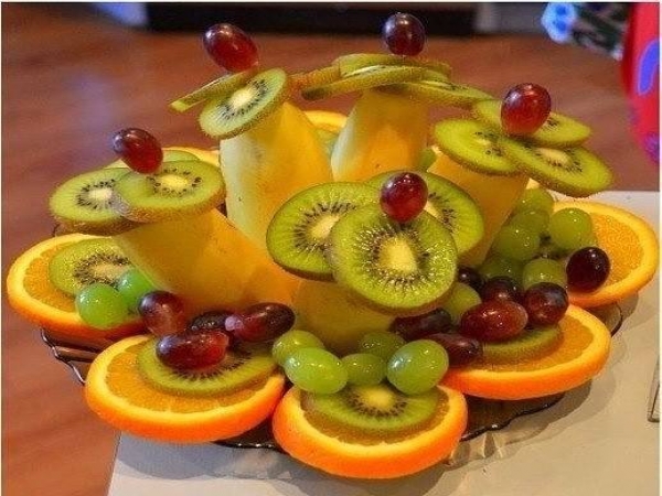 17 вариантов фруктовой нарезки для новогоднего стола