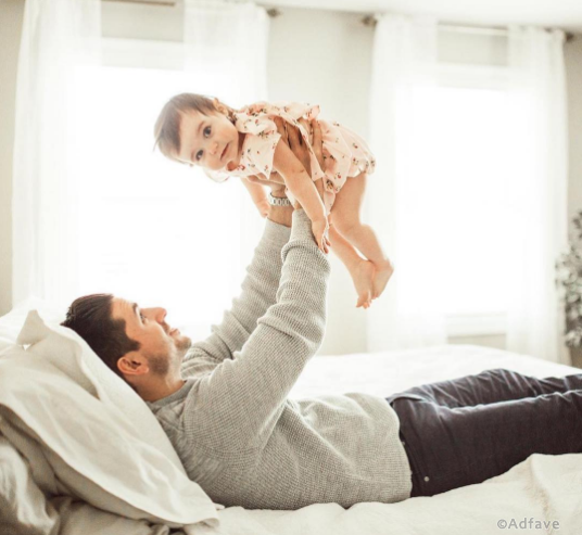 Гены и ребенок: 15 особенностей, которые передаются малышу от отца