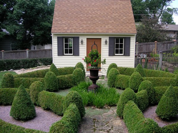 20 вдохновляющих идей садовых домиков