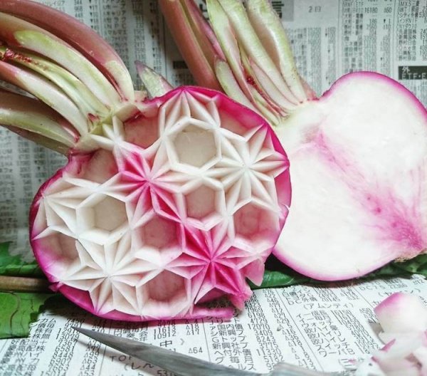Японский шеф-повар создает шедевры из фруктов. И подобного вы в жизни не видели!