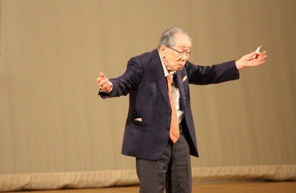 Японский врач, 105 лет: «Гражданочки, хватит сидеть на диете и постоянно спать!» Чтобы жить долго…