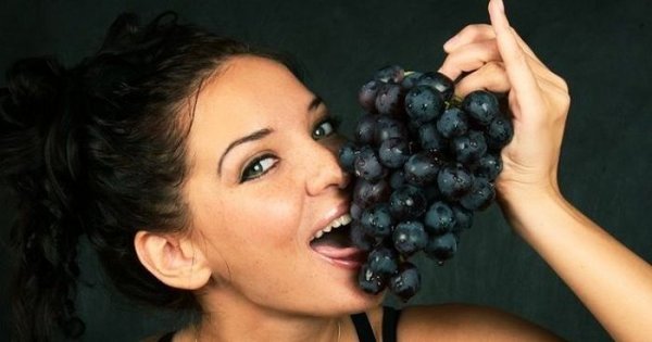 11 фруктов и ягод, которые ученые рекомендуют есть вместе с косточками