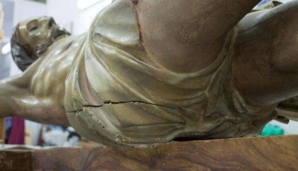 В Испании в статуе Иисуса Христа обнаружили послание от 1777 года